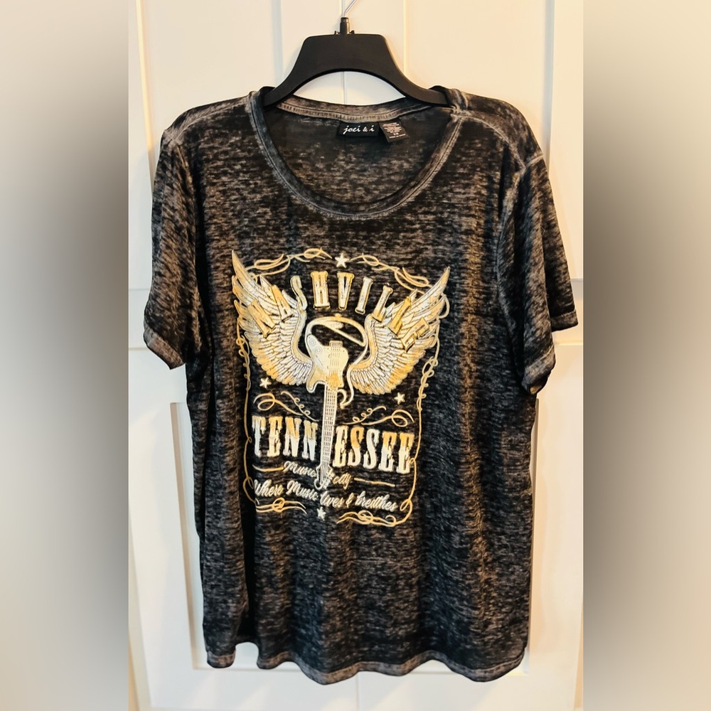 Joei&I size 2XL  Nashville Tennessee Graphic Tee - Black with Gold Print